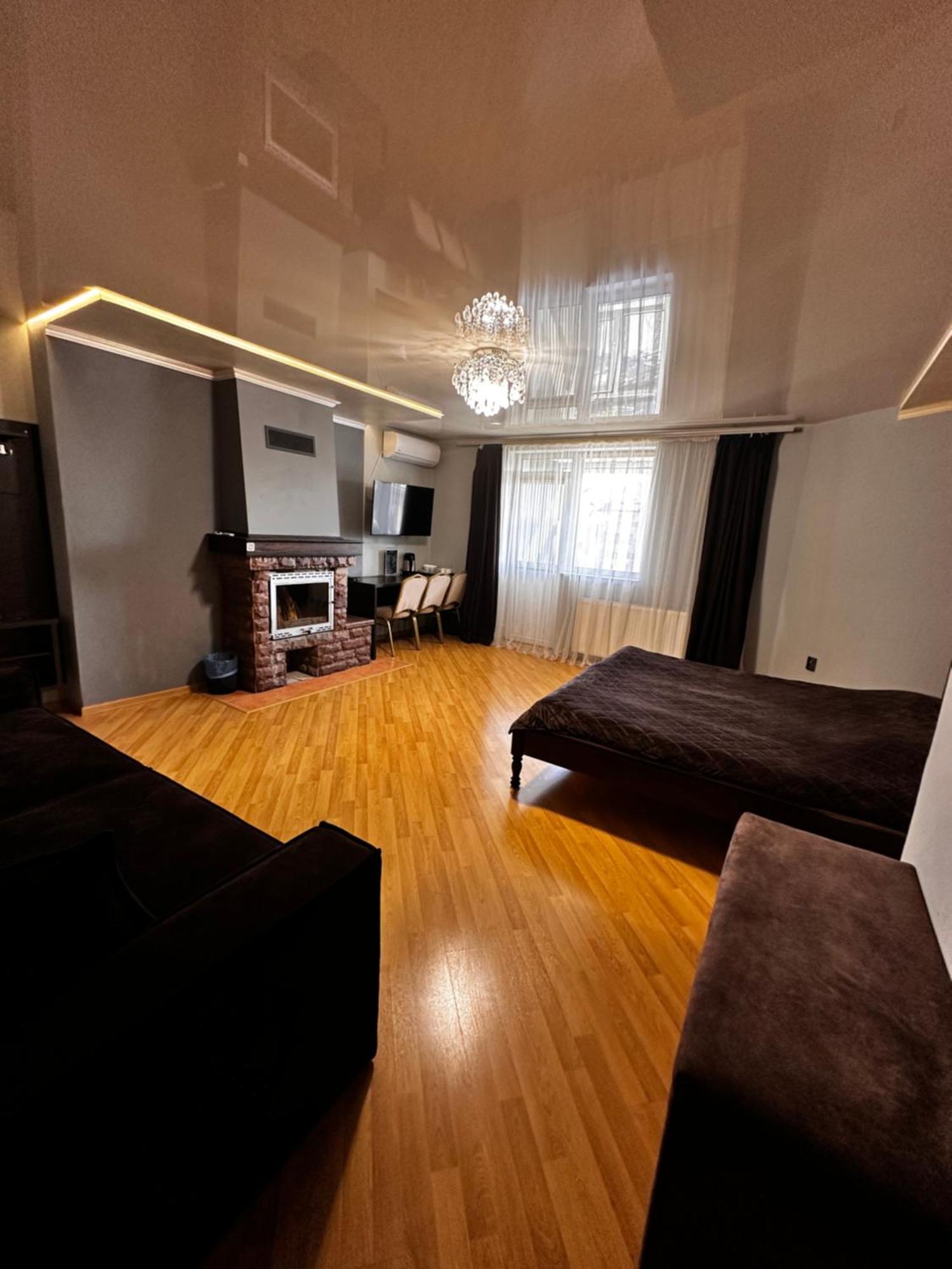 Like Hotel Kolomyja Esterno foto